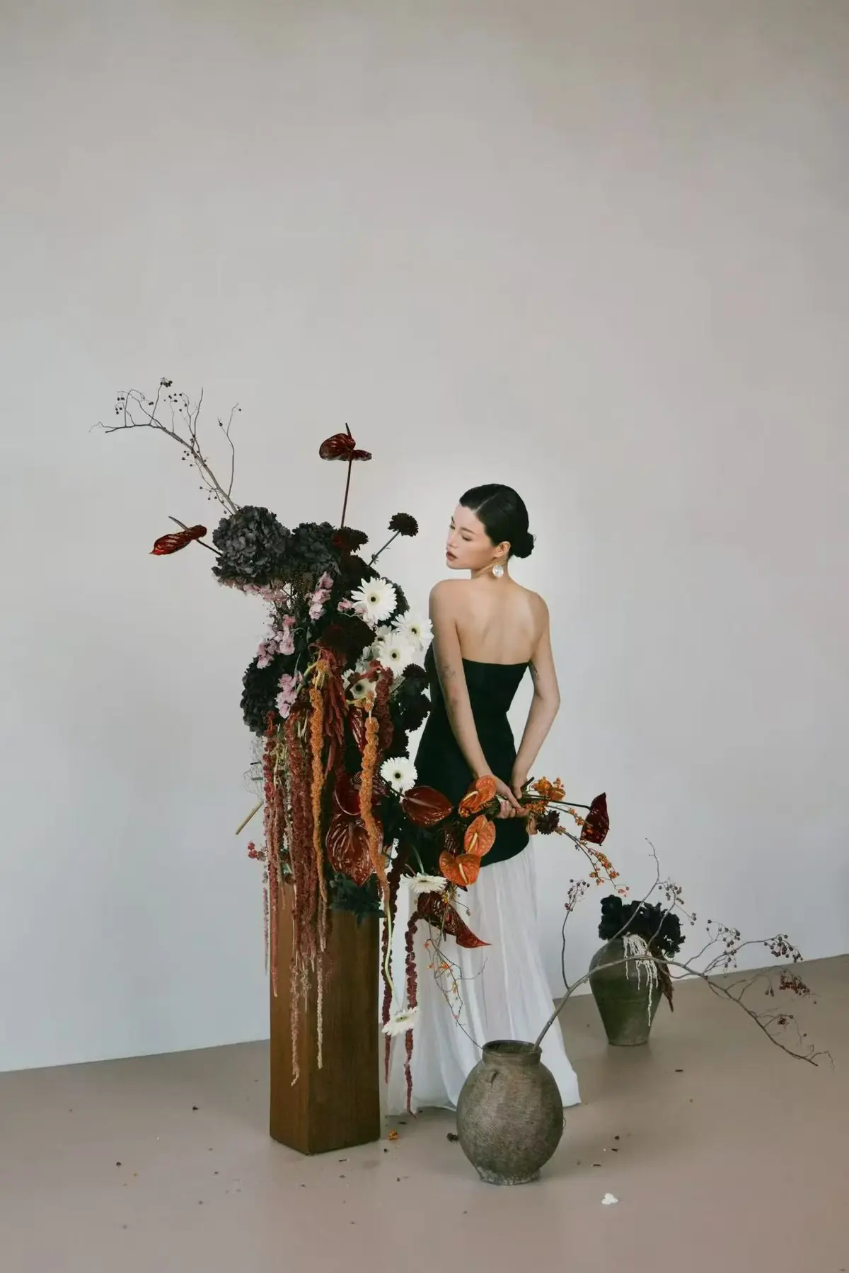 Editorial bridal styling with sculptural florals